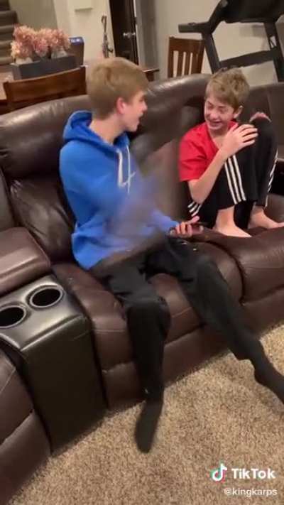 Seems like everyone agreed this girl was cringe.