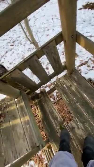 Get me outta hE-