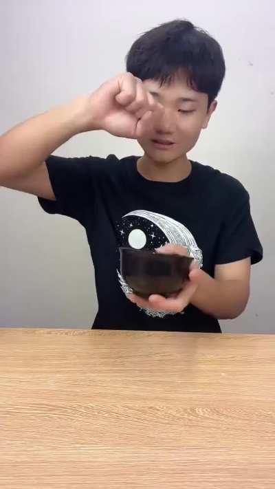 Chinese guy explains how every magic trick works