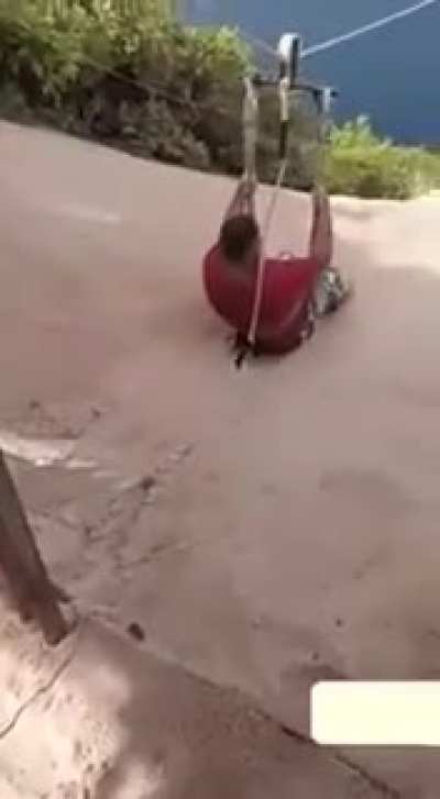 There should have been a weight limit ?‍♂️