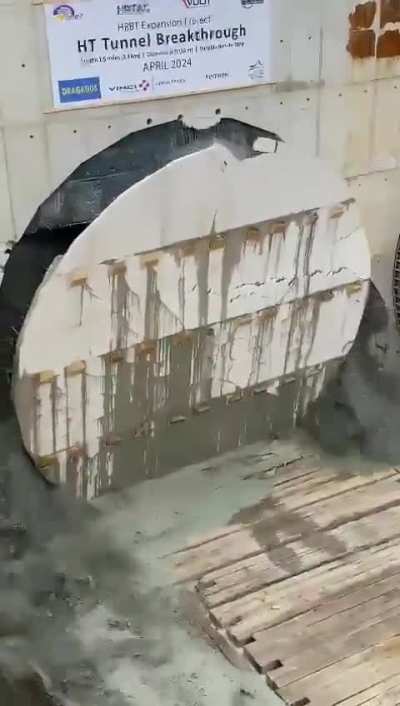 This tunnel boring machine breakthrough
