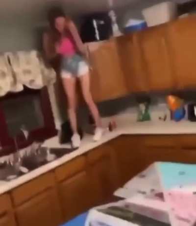 HMC while I do the people's elbow