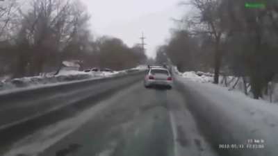 This Is How You Get Overtaken on the road In Russia