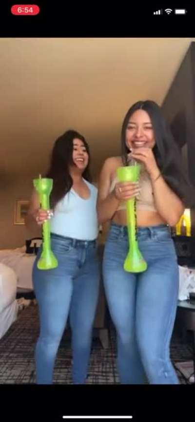 thick twin latina sisters ? thick af fat ass big boobs thots milfs