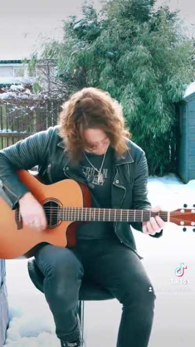 Merry Xmas Everybody played Fingerstyle ?