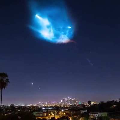 SpaceX Falcon 9 creates a "twilight phenomenon"