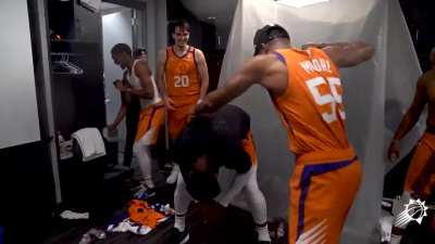 [Highlight] The Suns celebrating their WCF victory in the locker room feat. Deandre Ayton contemplating why "she play so hard to get"