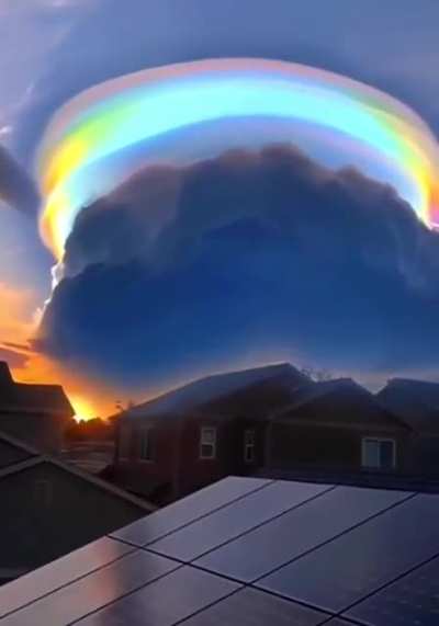 ?Iridescent Pileus cloud