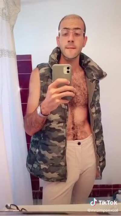 Ah, some real good cringe. BONUS if you can work out what he’s put down his pants.