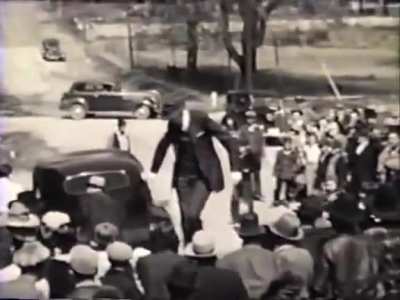 Robert Wadlow, 8'11" - The Tallest Person To Ever Live