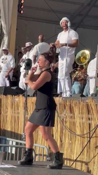 Method Man feeling the sign language interpreter performance