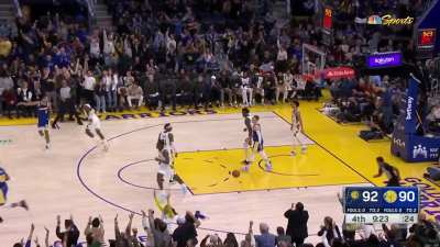 [Highlight] Klay hits his 8th three of the night to give the Warriors the lead in the 4th.