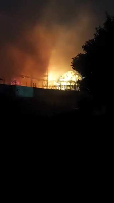 Electrical substation explosion in Johannesburg South Africa. (Not war related, rain related ?, had to add this to get past no politics rule for the sub ?)