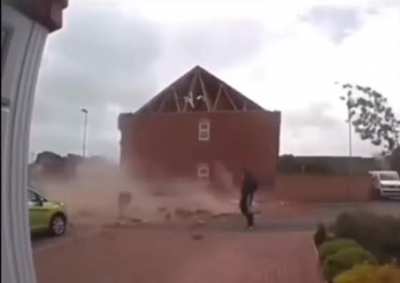 Wee bit breezy out