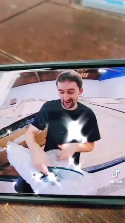 Here is some physical cringe