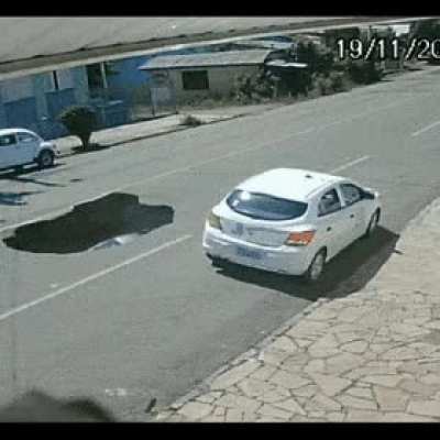 Not sure if "Idiot" really applies here, but it looks like he had some time to notice...