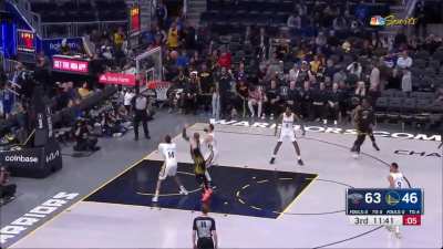 [Highlight] Donte DiVincenzo with a Crazy One-handed Putback Dunk Over Brandon Ingram and Jonas Valanciunas