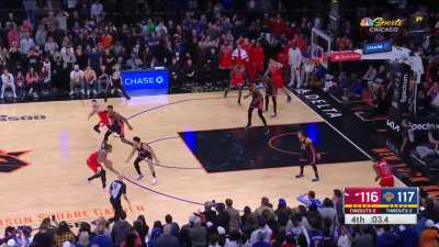 [Highlight] DeRozan hits the clutch and-1 with 0.4 seconds remaining