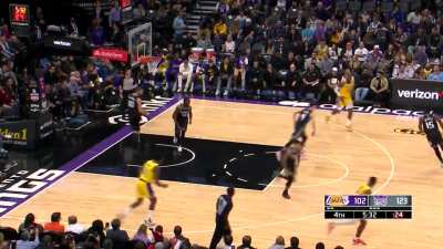 [Highlight] Patrick Beverly once again hits the "too small" gesture down 20