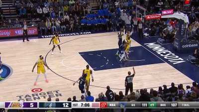 [Highlight] Jarred Vanderbilt with a strong putback dunk over Russ