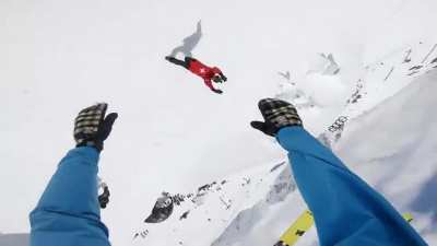 This is probably the 'coolest' high five ever. He gave high five while in mid air