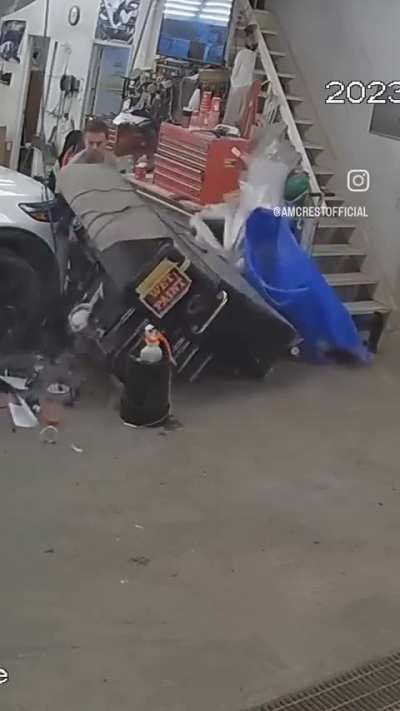 WCGW opening every drawer of a toolbox at the same time