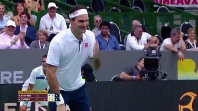 A fan asked Federer to stand still so he can take a good picture