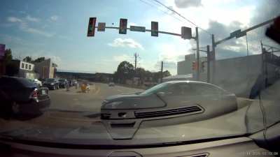Yes, idiot, I see the cars in front of you.
