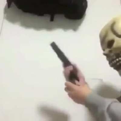 Tutorial: How to reload your gun