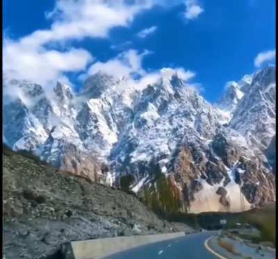 ?A ride on Karakoram Highway, Pakistan with a majestic view