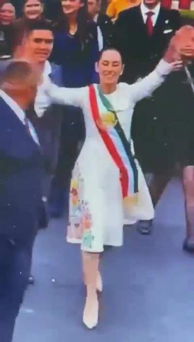 To take a selfie with Mexico's president