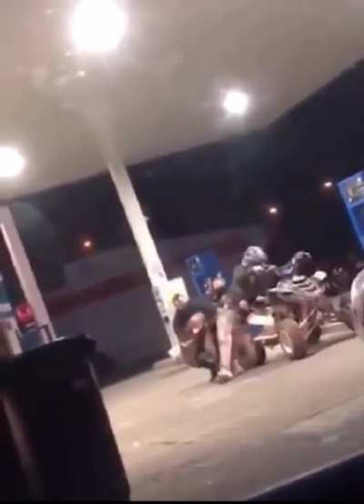 Man overpowers cops