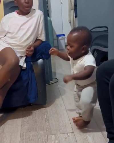 How are these babies just standing!