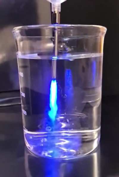 Injecting luminol into a solution containing 10% bleach