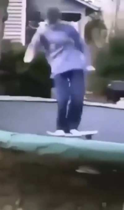 Cameraman was either expecting the outcome, or showed damn fine reflexes