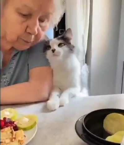 That kiss!