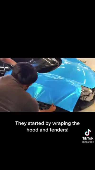 He forgot to check the sound ?