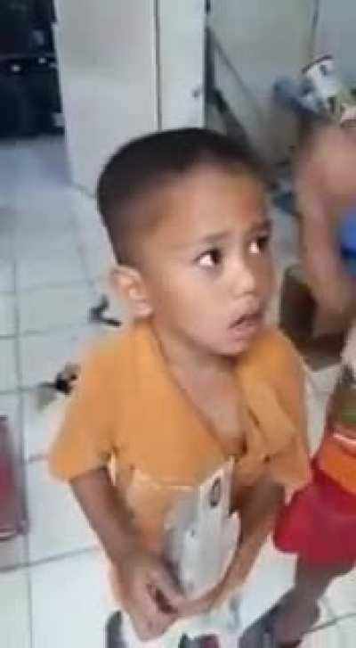 this kids got caught stealing hotwheels in minimarket