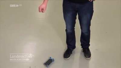 This Engineering Student designed and made a "Mobile Airbag" that deploys when your Device is Dropped