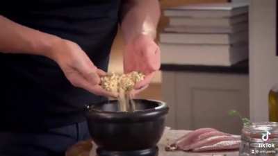 Gordon Ramsay shows us how to cook with our peanuts ?