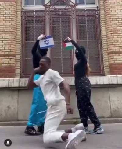 Thats it, the Israel-Palestinian conflict is finally solved.