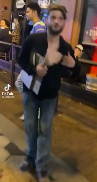 Some REALLY WEIRD physical cringe for ya