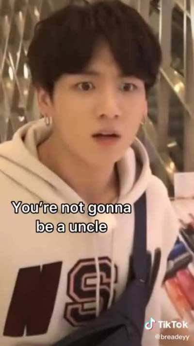 Korean guy is pregnant ?