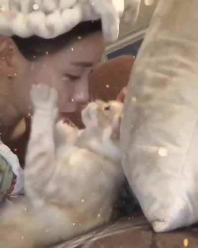 Awesome kiss ?