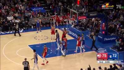 [Highlight] Embiid spins into the and-one!