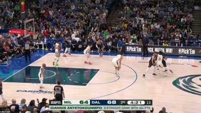 [Highlight] Luka Doncic rewinds time and throws ANOTHER behind the back pass to Kleber, who rinse and repeats