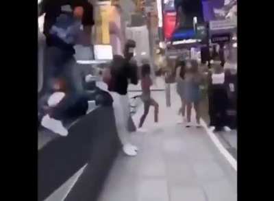 When Jojo fans fight irl