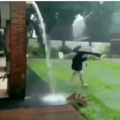 Raindrops keep fallin’ on my he-