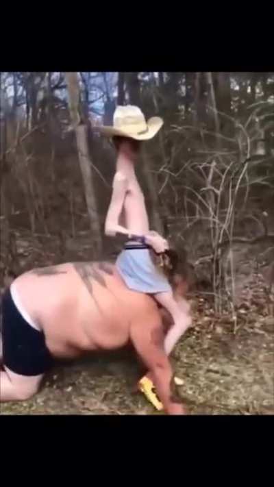 DaddyLongNeck & BigGucciBerry - Old Town Road