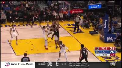 [Highlight] Anfernee Simons somehow finds Nassir Little in the corner for 3